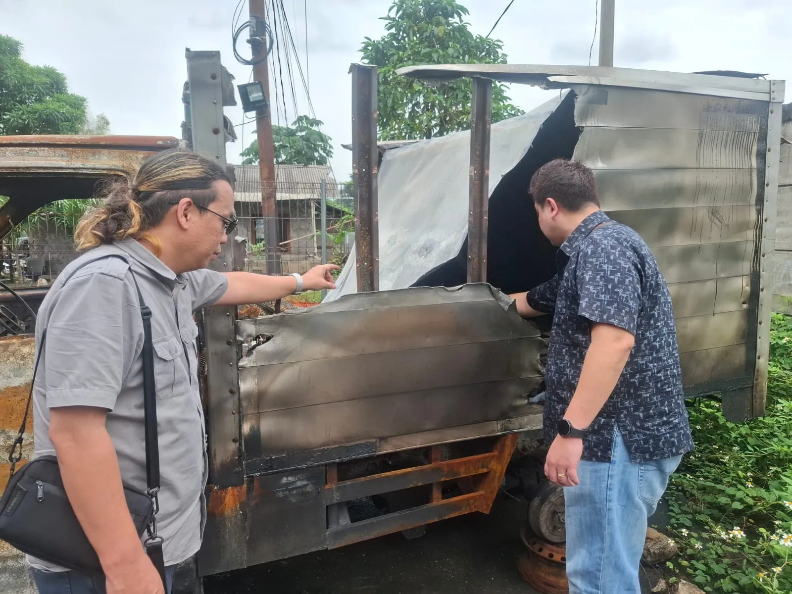 Mobil Terbakar di Tol Cijago Tak Bisa Dievakuasi, Korban Diduga Diminta Bayar ‘Ganti Aspal’