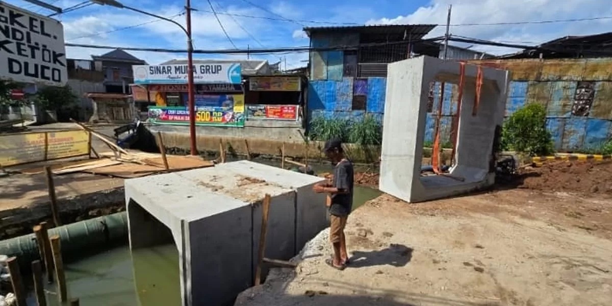 Masih Banjir, Padahal Proyek Pembangunan Jembatan Bukit Cengkeh 2 Sudah Rampung