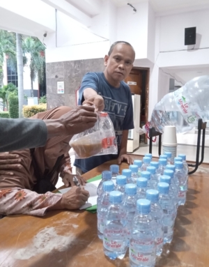 Ditengah Pemangkasan Anggaran Takjil Masjid Baitul Kamal, HUT Supian Suri Habiskan Banyak Biaya