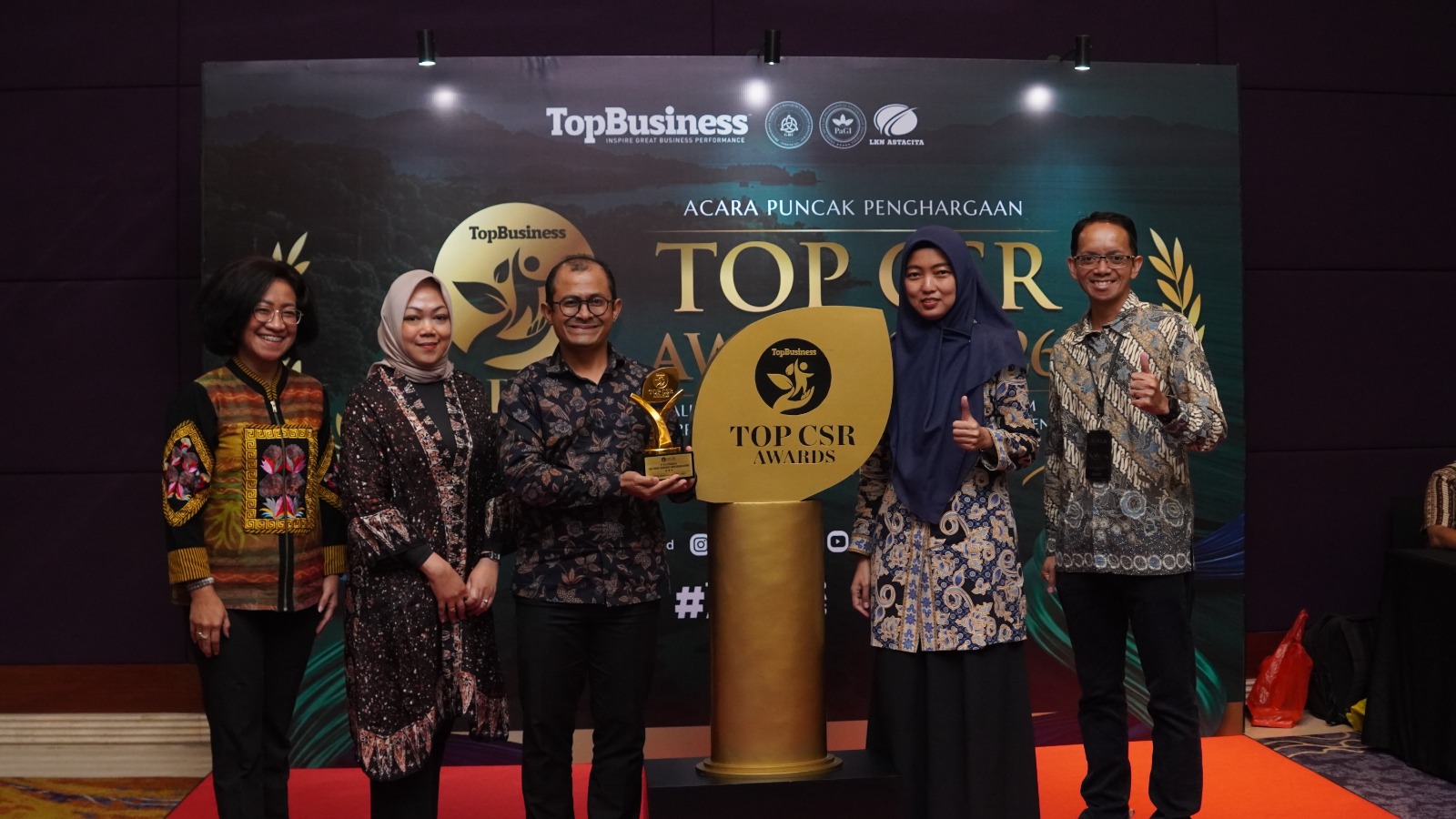 Dari Urban Farming untuk Pemberdayaan Masyarakat, PLN UIT JBB Raih TOP CSR Awards 2026